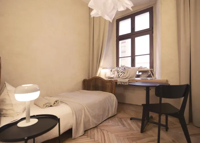 アパート Charming / Old Town Center *