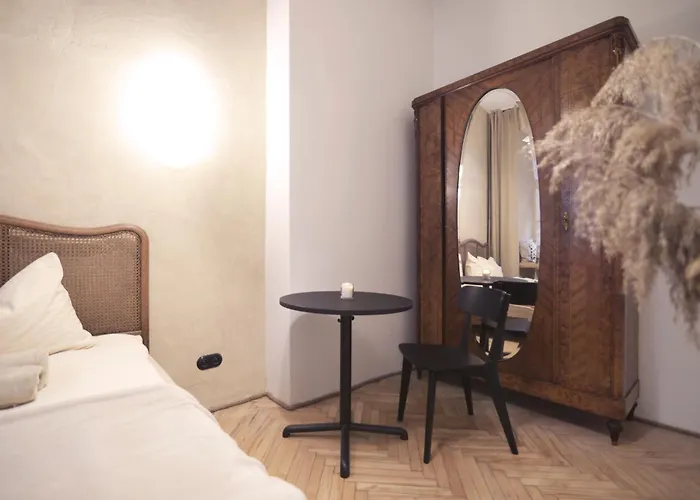 アパート Charming / Old Town Center *